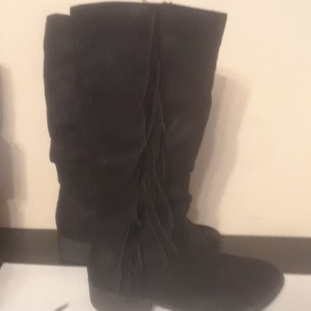 Black suede kids size 2 boot Steve madden